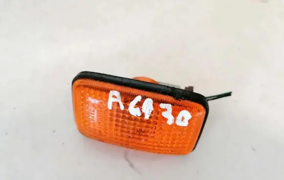 Nissan X-Trail T30 Front fender indicator light 6r019525