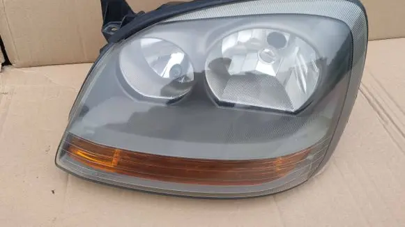 Nissan Almera Tino Headlight/headlamp 96432300