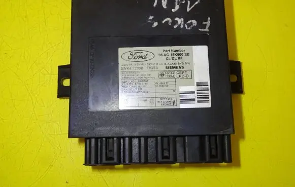 Ford Focus Comfort/convenience module 98AG15K600EB 5WK47220B
