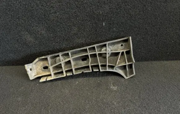 Audi A6 S6 C5 4B Front bumper mounting bracket 4B0807283B