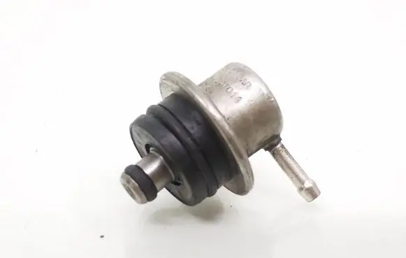 Audi A3 S3 8L Fuel pressure regulator 037133035H
