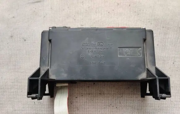 Volkswagen Transporter - Caravelle T4 Engine control unit/module fan 7D0907044 5HB00705401