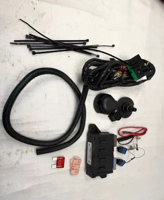 Peugeot 208 I Tow bar trailer control unit/module 9665524180