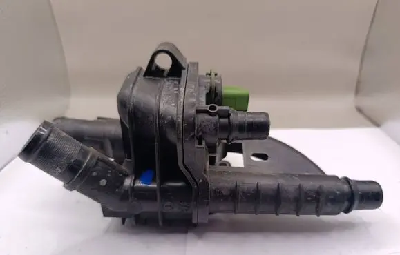 Peugeot 208 I Thermostat/thermostat housing 9684588980 071051