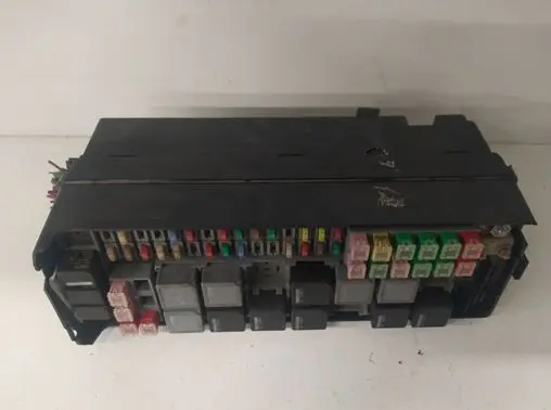 Land Rover Discovery 3 - LR3 Fuse module M0D02 T5EJBM02