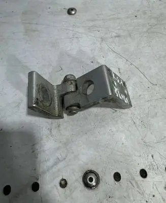 Skoda Octavia Mk2 (1Z) Rear door lower hinge 1Z0833411B