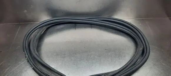 Trunk rubber seal (body)