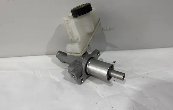 Mercedes-Benz E C207 W207 Master brake cylinder A2044300102