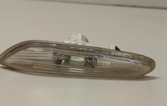 BMW 5 E60 E61 Front fender indicator light 7165742