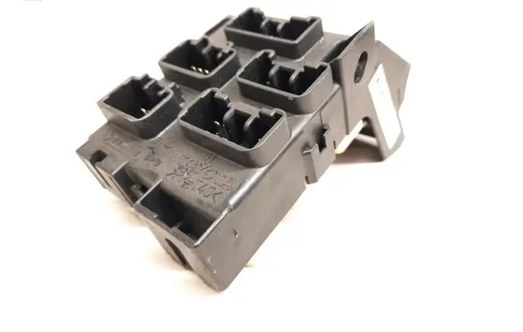 Toyota Avensis T250 Fuse module 568273405030