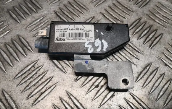 Mercedes-Benz ML W163 Aerial antenna amplifier 1638200089 A1638200089