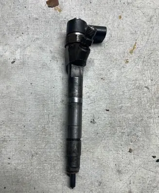 Mercedes-Benz E W211 Fuel injector A6110701187 271005