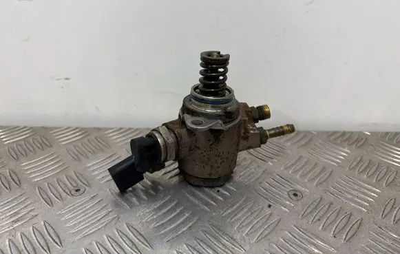 Audi Q5 SQ5 8R Fuel injection high pressure pump 07L127026AB