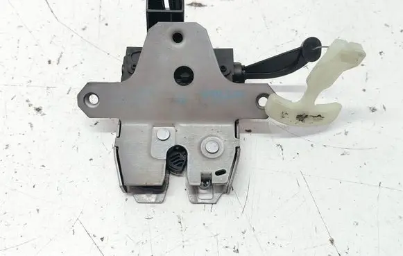 Volvo S60 Tailgate/trunk/boot lock/catch/latch 31335046