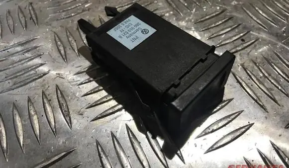 Volkswagen PASSAT B5 Windscreen/window heater switch 3b0959621b