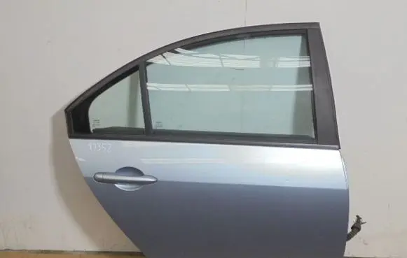 Nissan Primera Rear door 