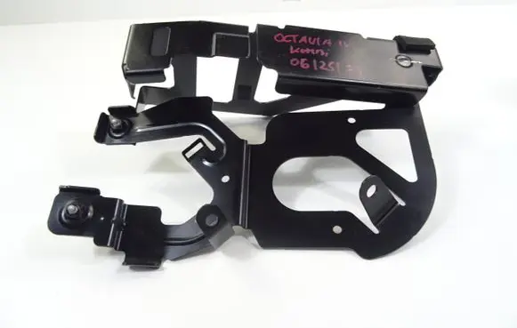 Skoda Octavia Mk4 Engine control unit holder 5WA906214A