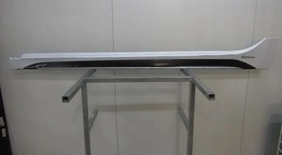 Front sill (body part)