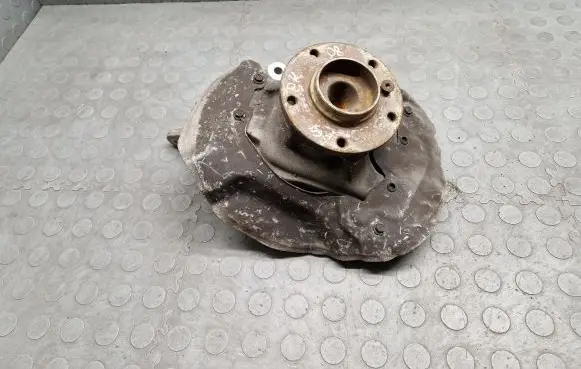 BMW 6 E63 E64 Front wheel hub 6762017