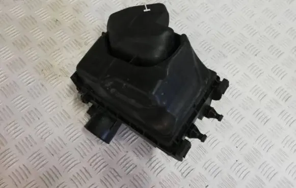 Nissan Pulsar Air filter box
