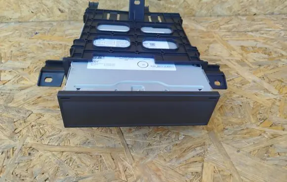 Volkswagen Caddy Navigation unit CD/DVD player 2K7035869A VWZAZ2D0519268