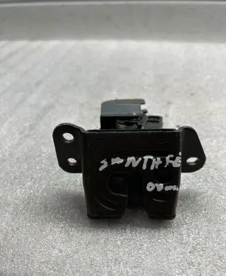 Hyundai Santa Fe Tailgate/trunk/boot lock/catch/latch 812302B000