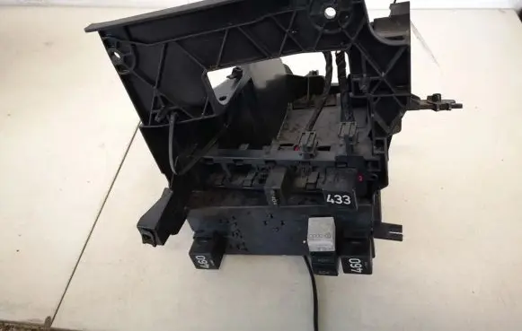 Volkswagen PASSAT B6 Fuse box set 3c0937049j