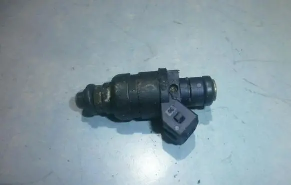 Audi A4 S4 B5 8D Fuel injector 078133551l