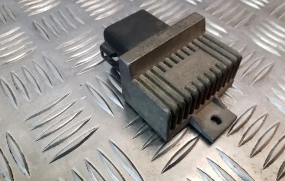 Glow plug pre-heat relay