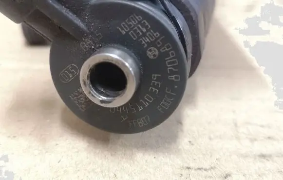 Ford Fiesta Fuel injector 0445110339 870689