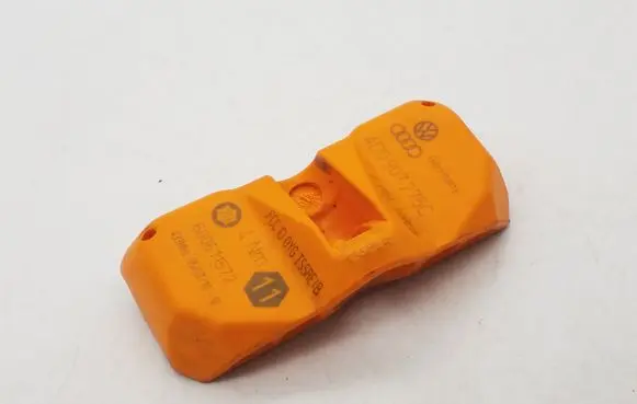 Audi A8 S8 D3 4E Tire pressure sensor 4D0907275C