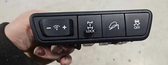 Multifunctional control switch/knob