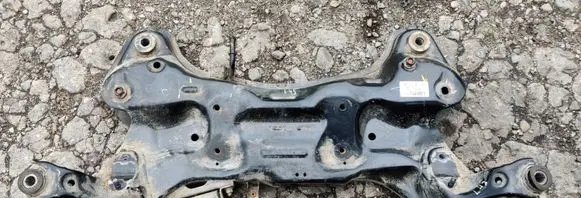 Hyundai i40 Front subframe 624013Z100