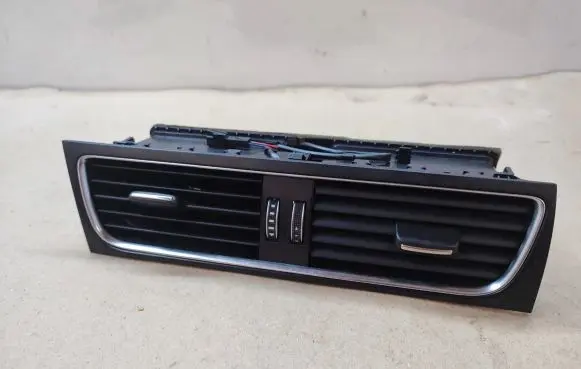 Audi A5 Sportback 8TA Dash center air vent grill 8T1820951E