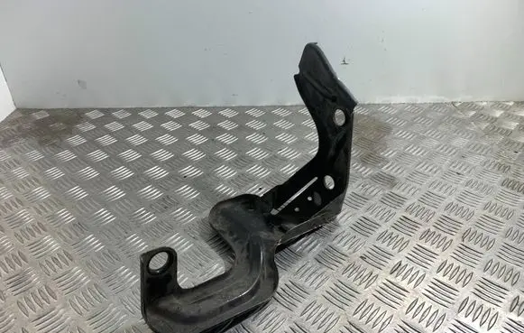 Audi A6 S6 C6 4F Intercooler pipe mounting bracket 4F0145814G