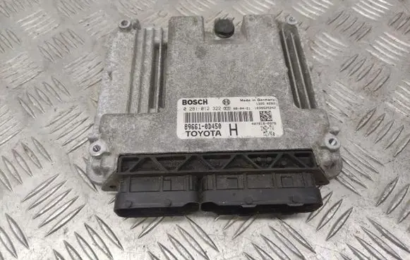 Toyota Yaris Engine control unit/module 896610D450