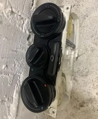 Skoda Octavia Mk1 (1U) Climate control unit 1J0819045E