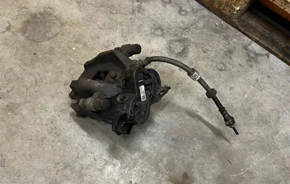 Volvo XC90 Rear brake caliper 31687554 31400669