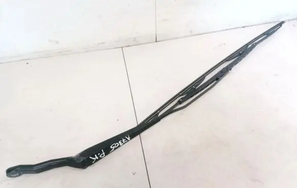 Peugeot 206 Front wiper blade arm