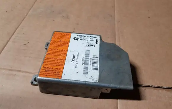 BMW 5 E39 Airbag control unit/module 8372521