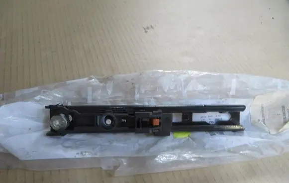 Citroen C3 Picasso Seat belt adjustment rail 9652686180