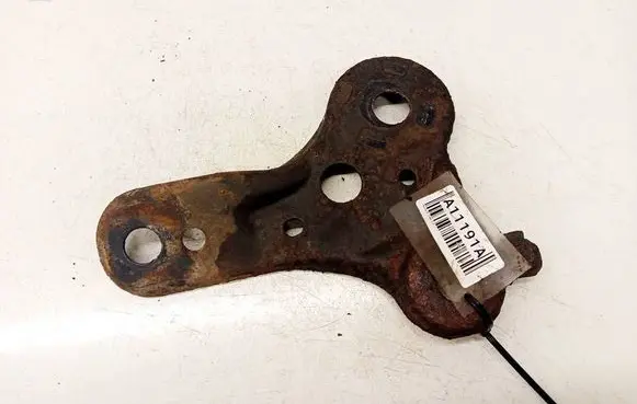 Mazda 6 Engine mounting bracket 