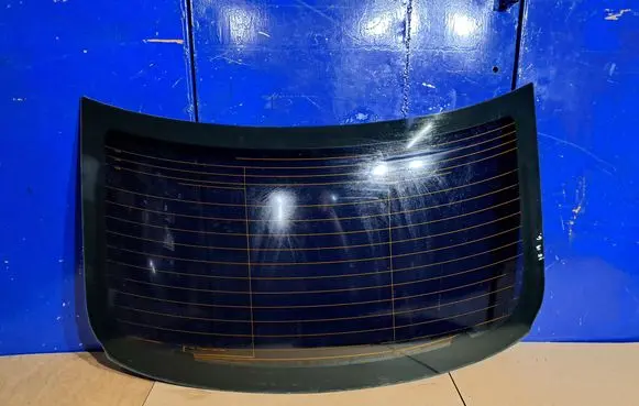 Jaguar XE Rear windscreen/windshield window E143R011583