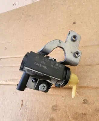 Mercedes-Benz Vito Viano W447 Turbo solenoid valve A0101534528