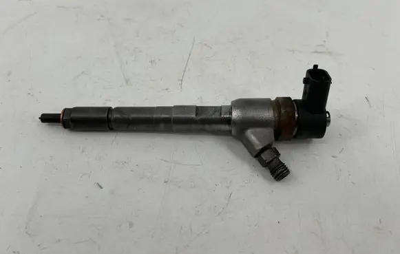 Opel Combo C Fuel injector 0445110083