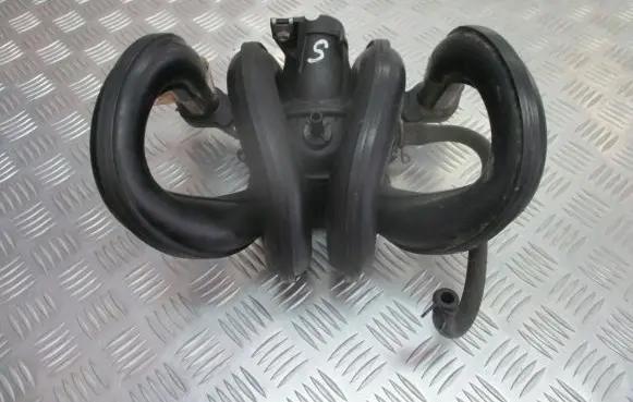 Toyota Yaris Intake manifold