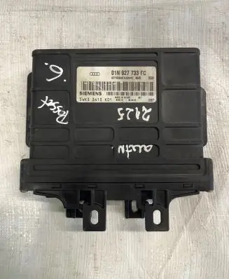 Volkswagen PASSAT B5.5 Gearbox control unit/module 01N927733FC 5WK33413K01