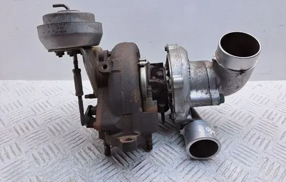 Toyota Corolla Verso AR10 Turbo 172010R021 0704160051 0704160057