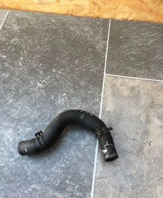 Audi A4 S4 B6 8E 8H Engine coolant pipe/hose