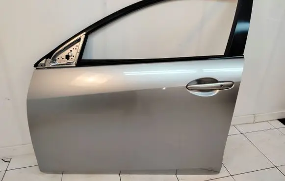 Mazda 3 II Front door 